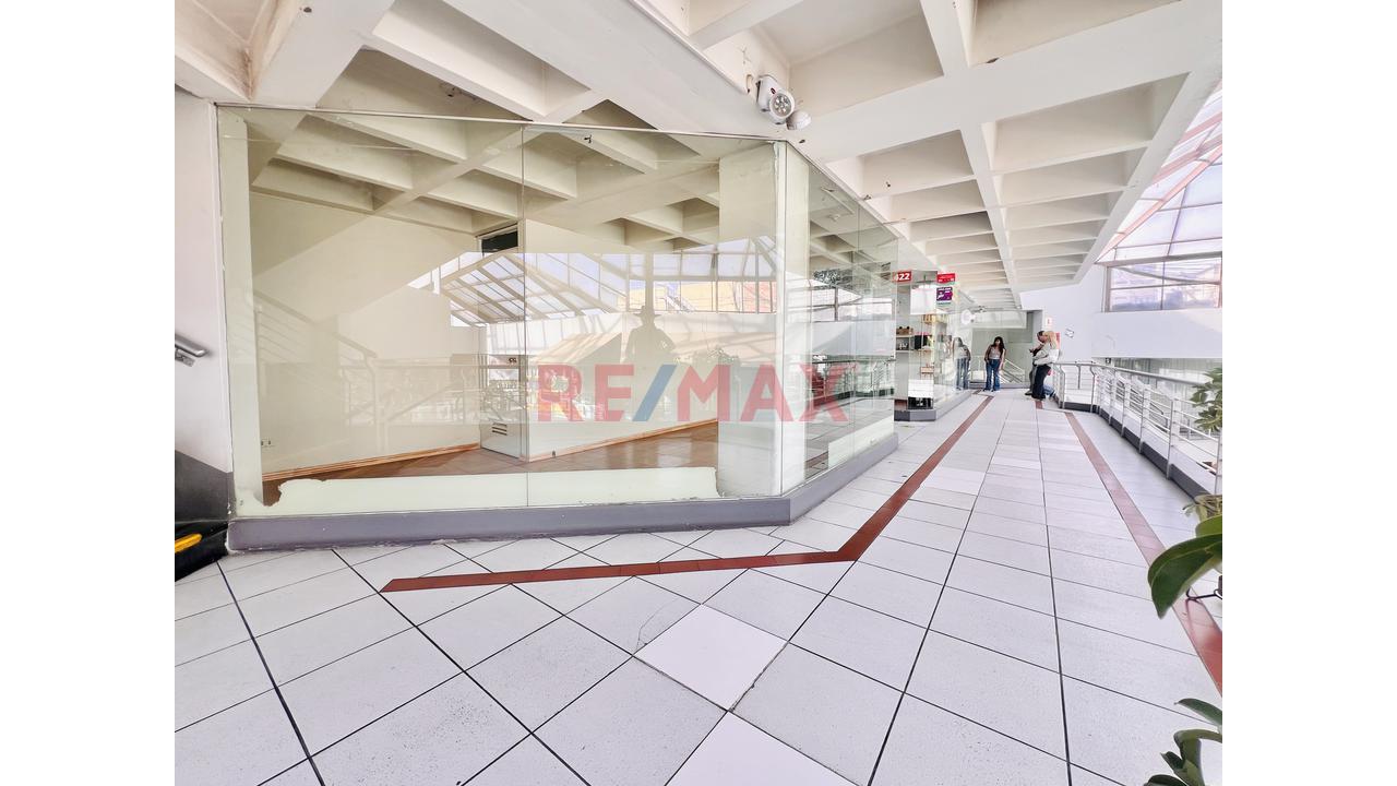 El Panorámico - Local Comercial En Alquiler. Doble Vitrina — foto 4