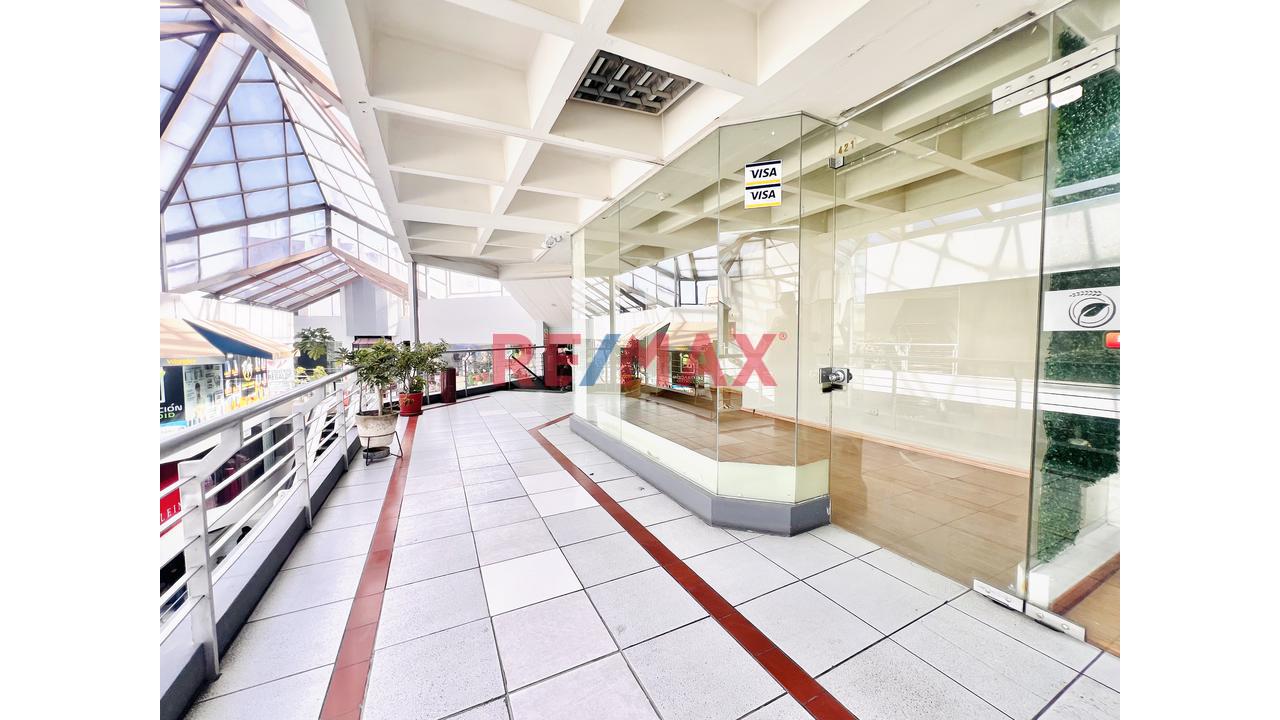 El Panorámico - Local Comercial En Alquiler. Doble Vitrina