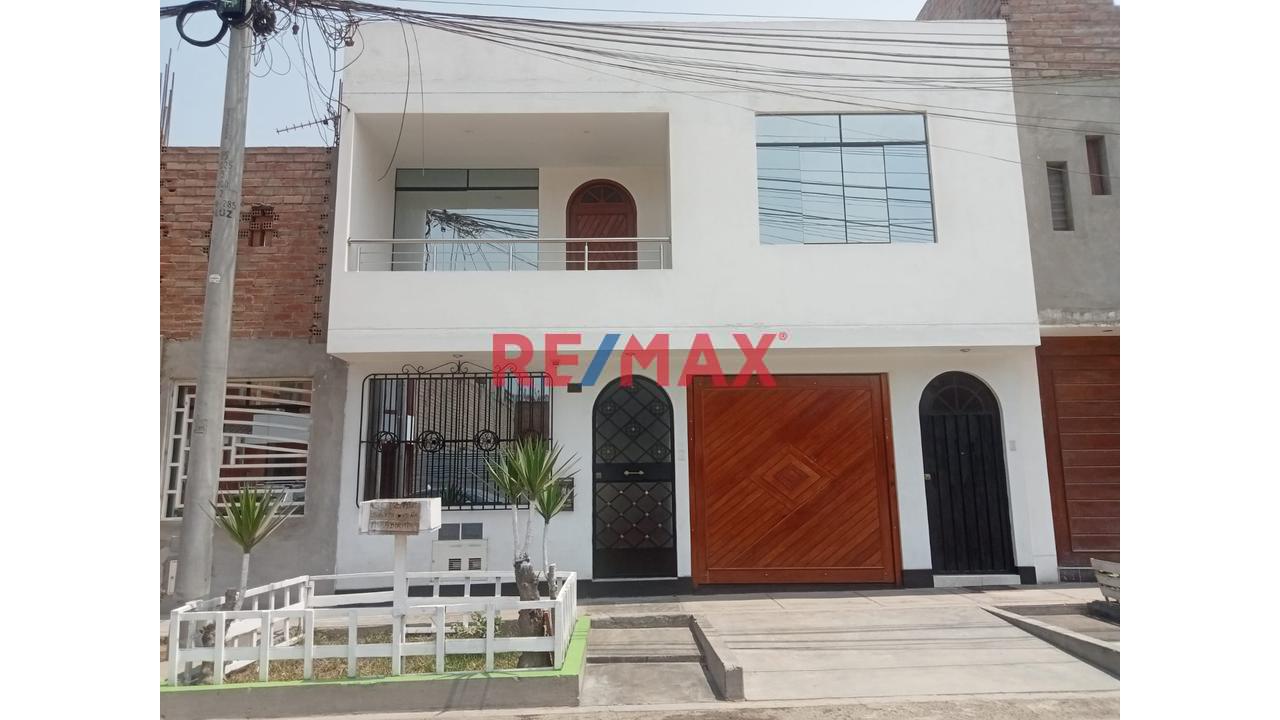 Linda Casa De 2 Pisos Mas Azotea En La 11 Va Etapa De Santo Domingo De Carabayllo