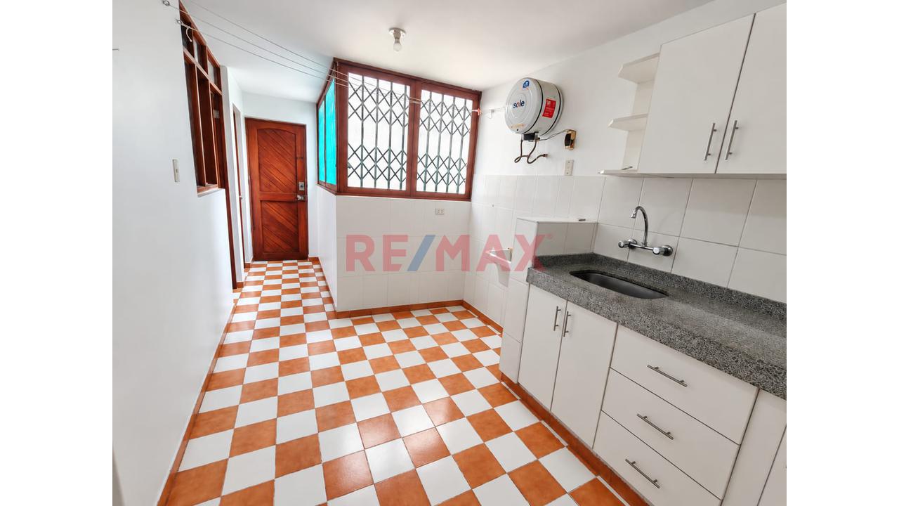 ¡En Venta! Espacioso Departamento En La Molina — foto 3
