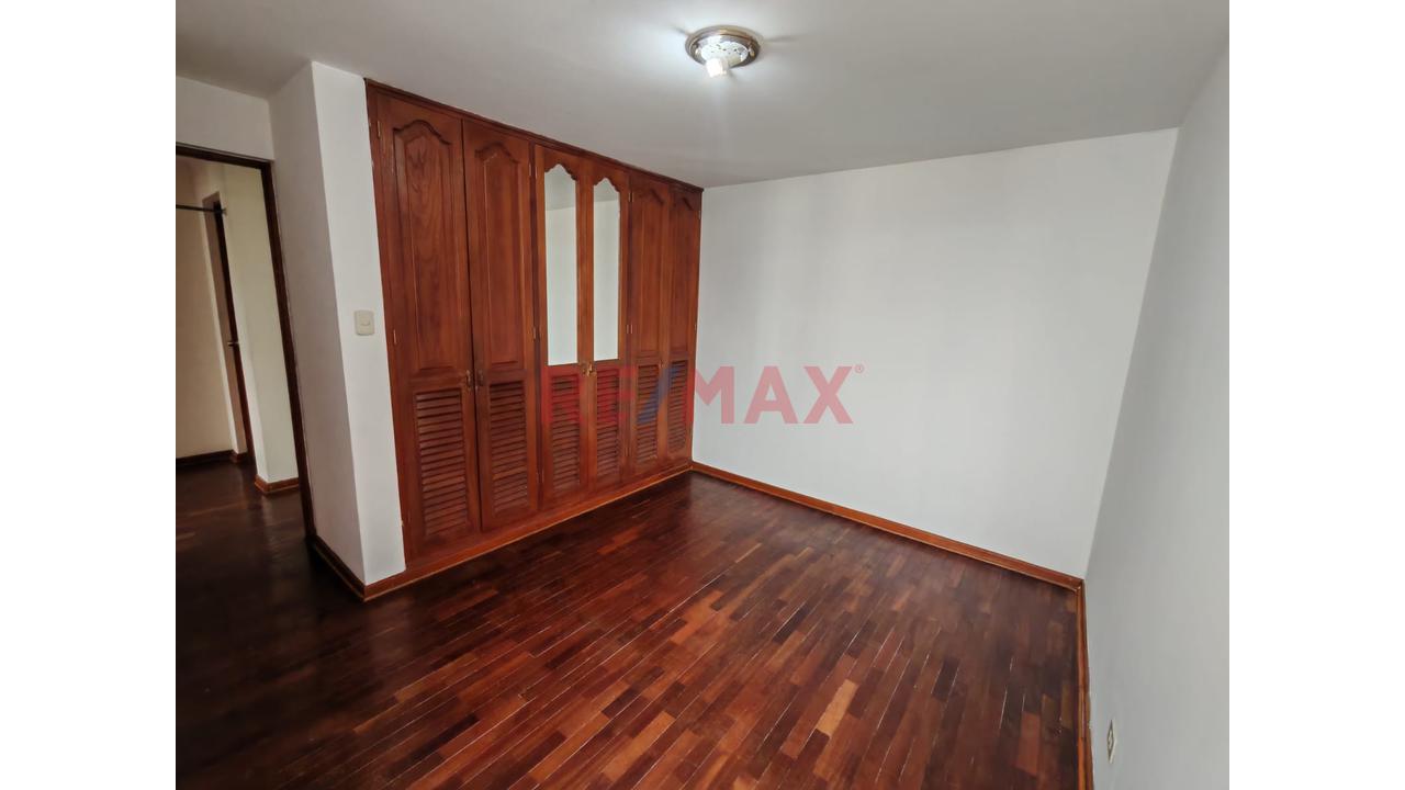 ¡En Venta! Espacioso Departamento En La Molina — foto 5