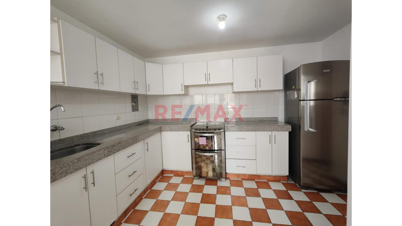 ¡En Venta! Espacioso Departamento En La Molina — foto 2
