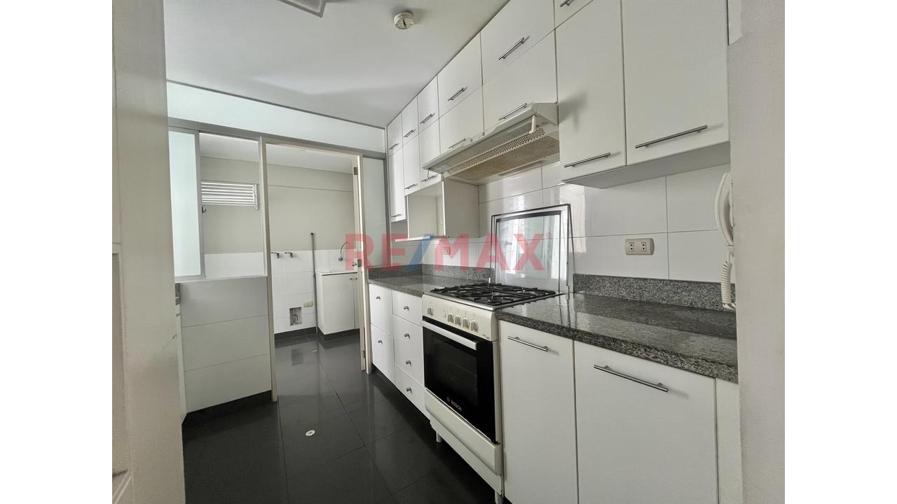 Departamento En Venta - Miraflores - Límite Con San Isidro / Us$180,000 — foto 2