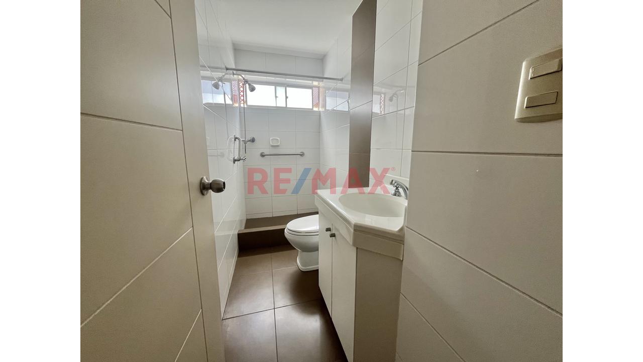 Departamento En Venta - Miraflores - Límite Con San Isidro / Us$180,000 — foto 3