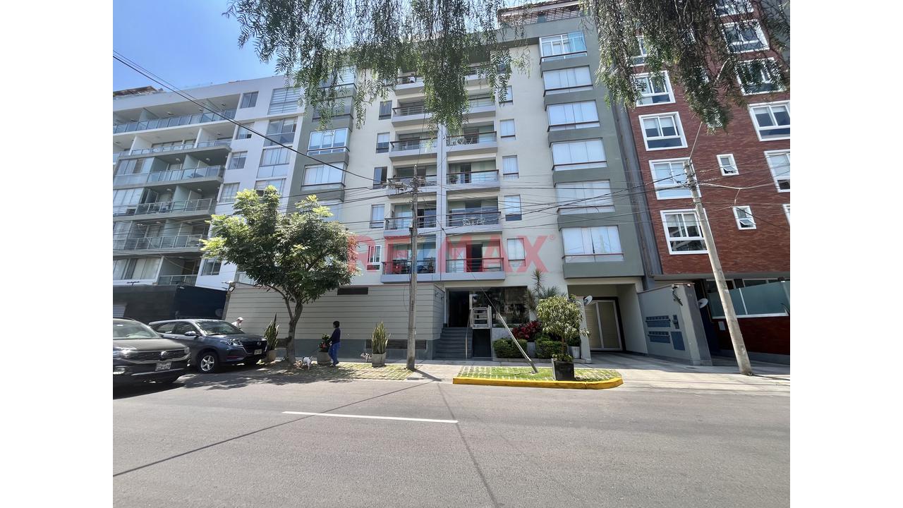 Departamento En Venta En Miraflores – Límite Con San Isidro / Us$180,000
