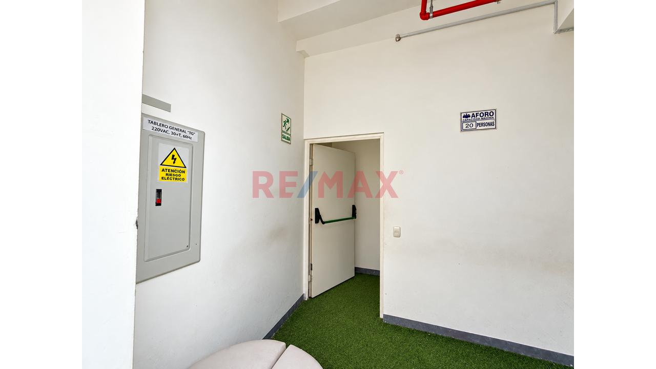 Venta Local Comercial En Miraflores | 273.02 M² | - 16