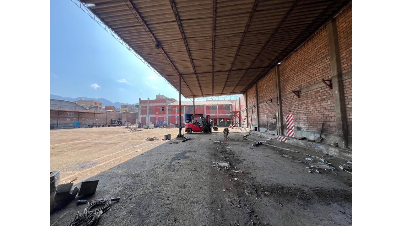 🏭 ¡Gran Local Industrial En Alquiler – Ubicación Estratégica De San Juan De Lurigancho! 🚆📍 — foto 11