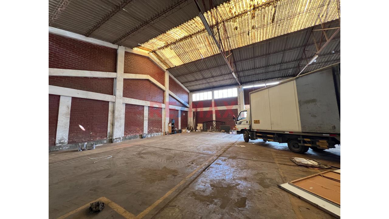 🏭 ¡Gran Local Industrial En Alquiler – Ubicación Estratégica De San Juan De Lurigancho! 🚆📍 — foto 4