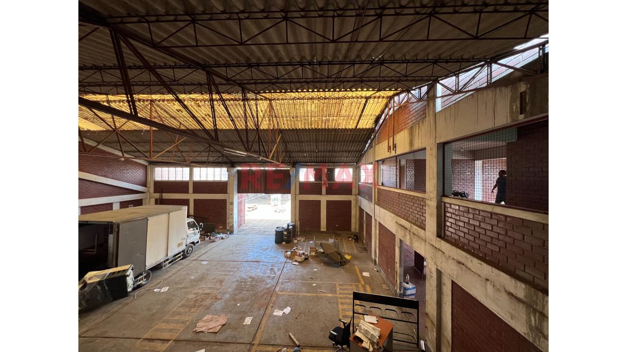 🏭 ¡Gran Local Industrial En Alquiler – Ubicación Estratégica De San Juan De Lurigancho! 🚆📍 — foto 3
