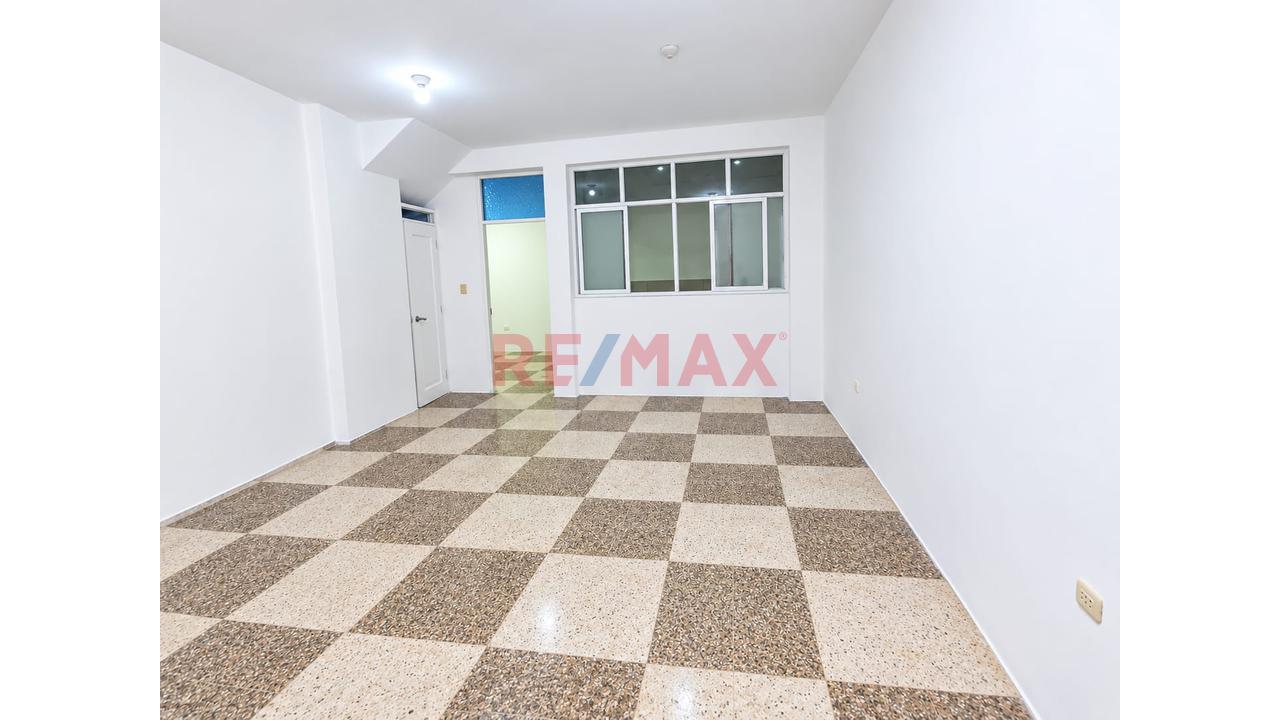 Local Comercial En Alquiler – 44.50 M² — foto 2