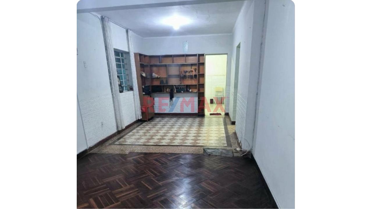 Casa Frente A Parque Urb. Ingieneria — foto 10