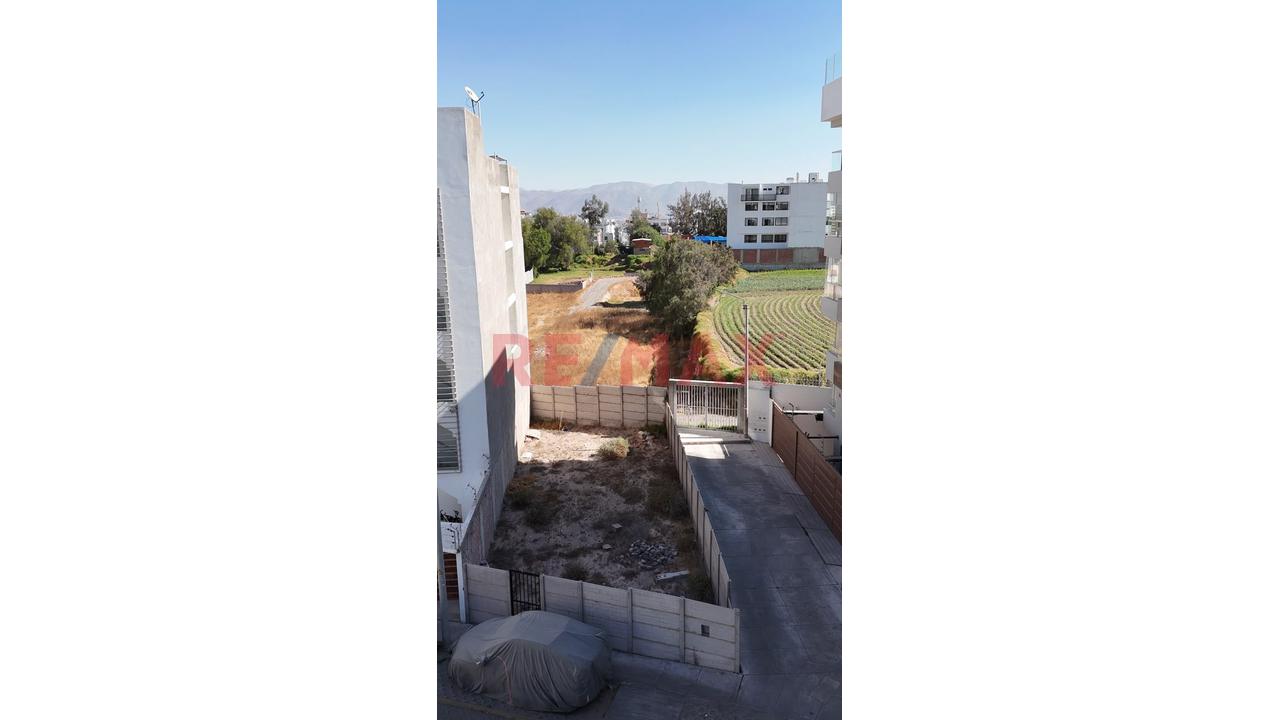 Terreno Urbano En Urb. La Romero - Cayma - 2