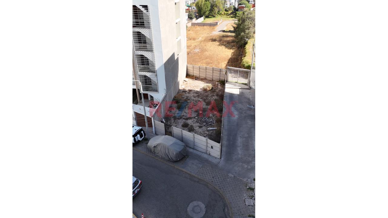 Terreno Urbano En Urb. La Romero - Cayma - 3