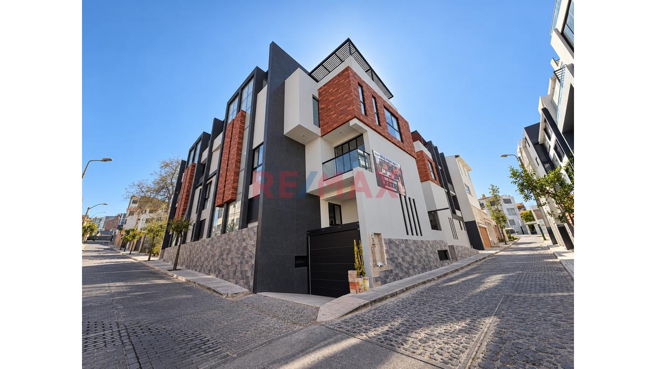 Tríplex Estilo Townhouse En Venta | Yanahuara