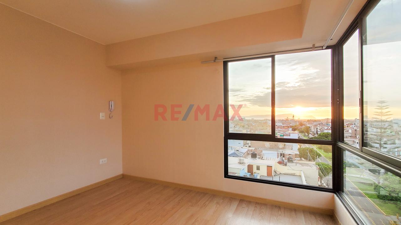 San Miguel | Moderno Depa De 2 Dorm. + Estudio — foto 6
