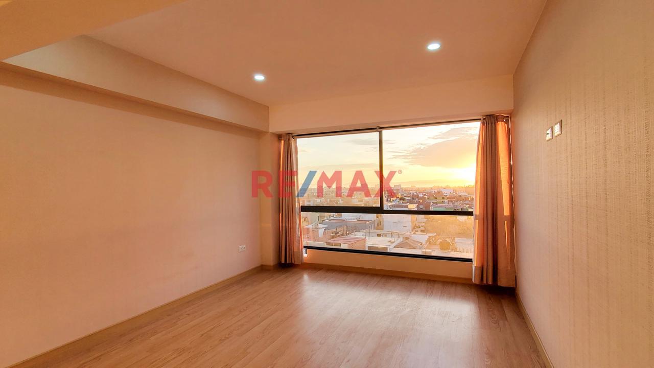 San Miguel | Moderno Depa De 2 Dorm. + Estudio