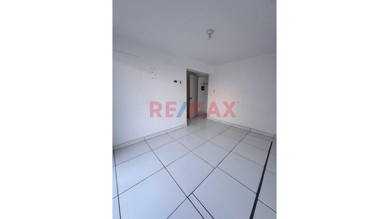 Departamento En Primer Piso + Cochera - Huanchaco — foto 13