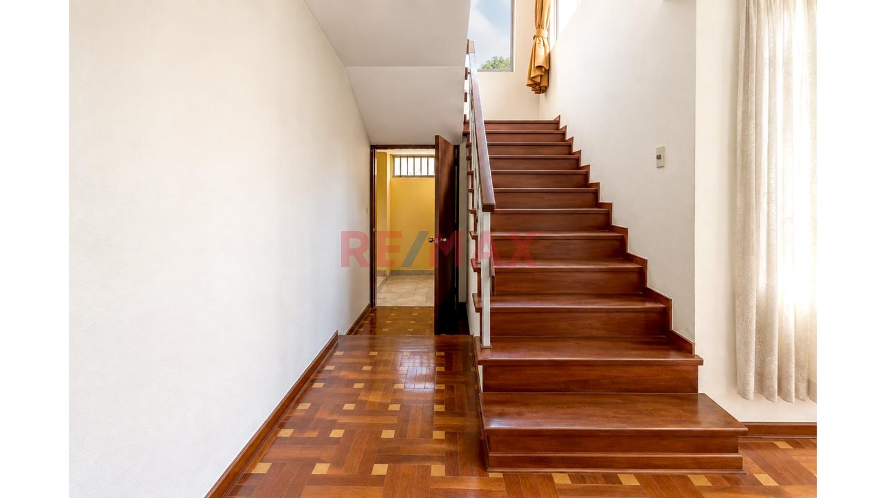 Exclusiva Casa En Venta - Urb. Los Rosales I Etapa - Santiago De Surco - 21