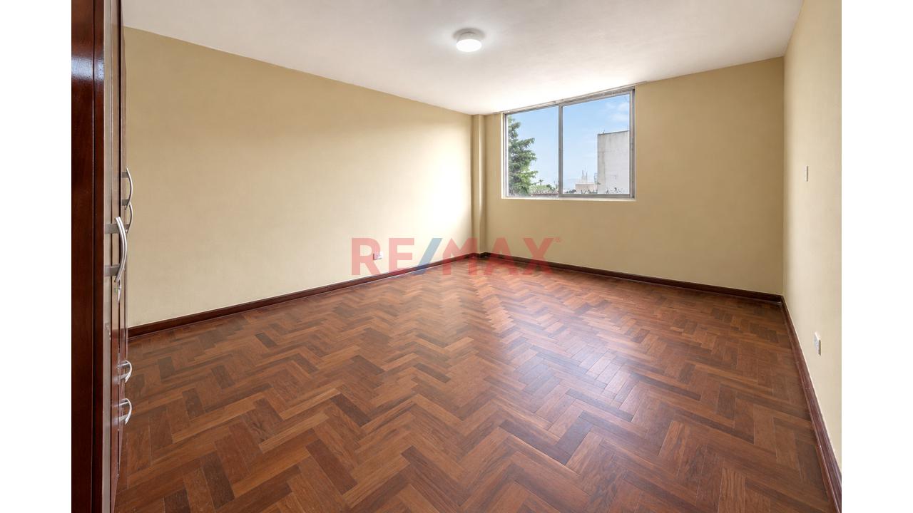 Exclusiva Casa En Venta - Urb. Los Rosales I Etapa - Santiago De Surco - 19