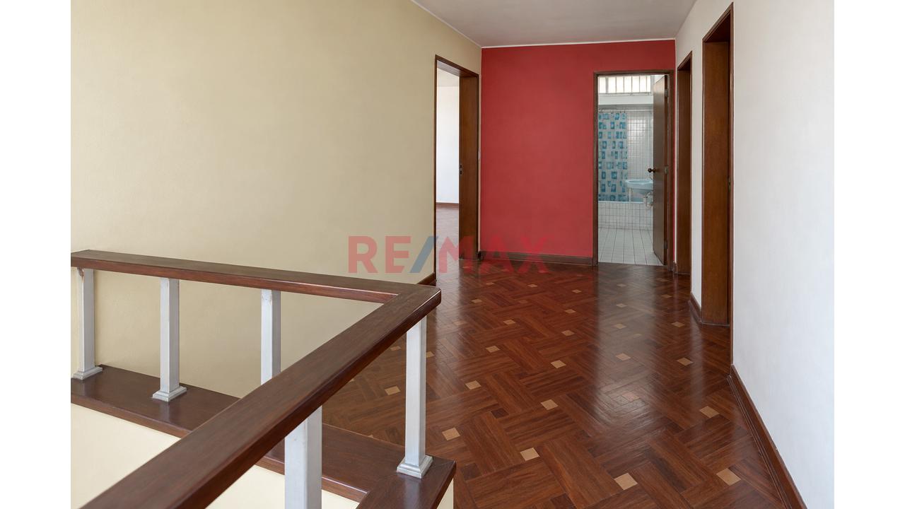 Exclusiva Casa En Venta - Urb. Los Rosales I Etapa - Santiago De Surco - 15