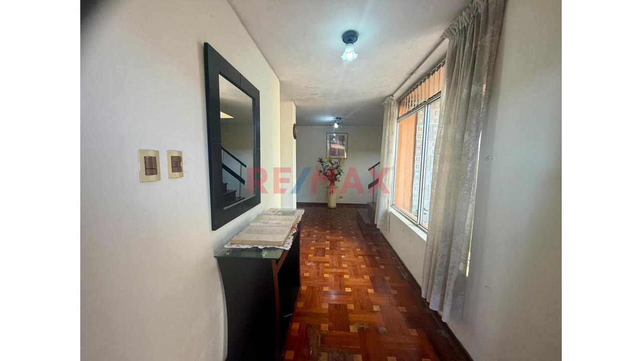 Exclusiva Casa En Venta - Urb. Los Rosales I Etapa - Santiago De Surco — foto 7
