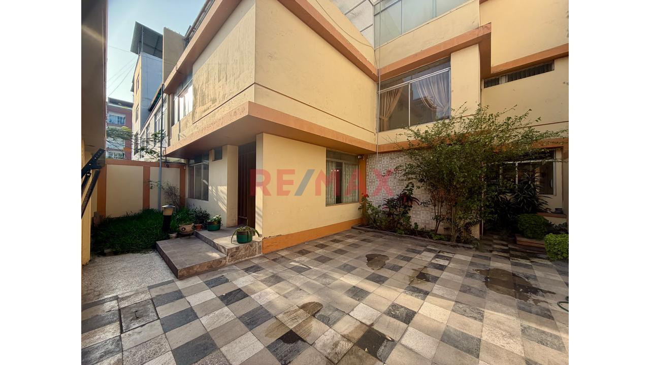 Exclusiva Casa En Venta - Urb. Los Rosales I Etapa - Santiago De Surco