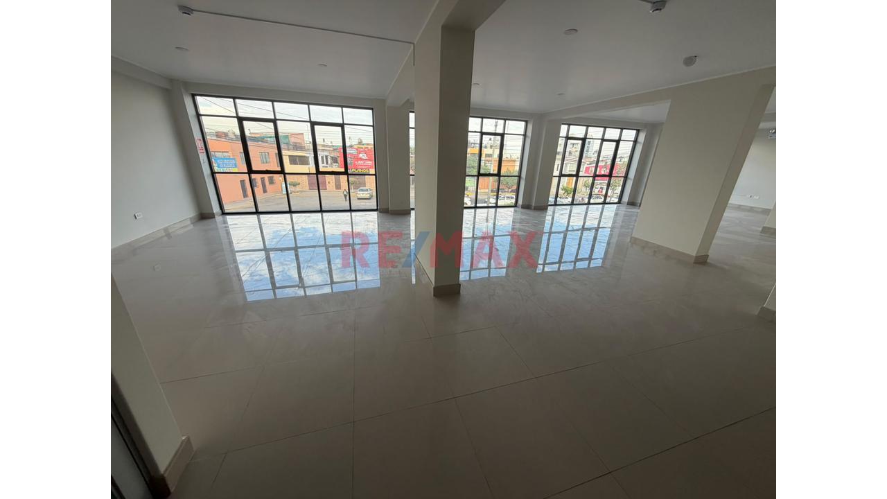 Local Comercial De Estreno En Plena Avenida Dolores - Municipalidad De Jlbr - 4