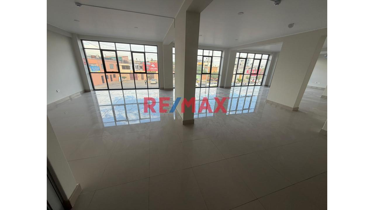 Local Comercial De Estreno En Plena Avenida Dolores - Municipalidad De Jlbr - 1