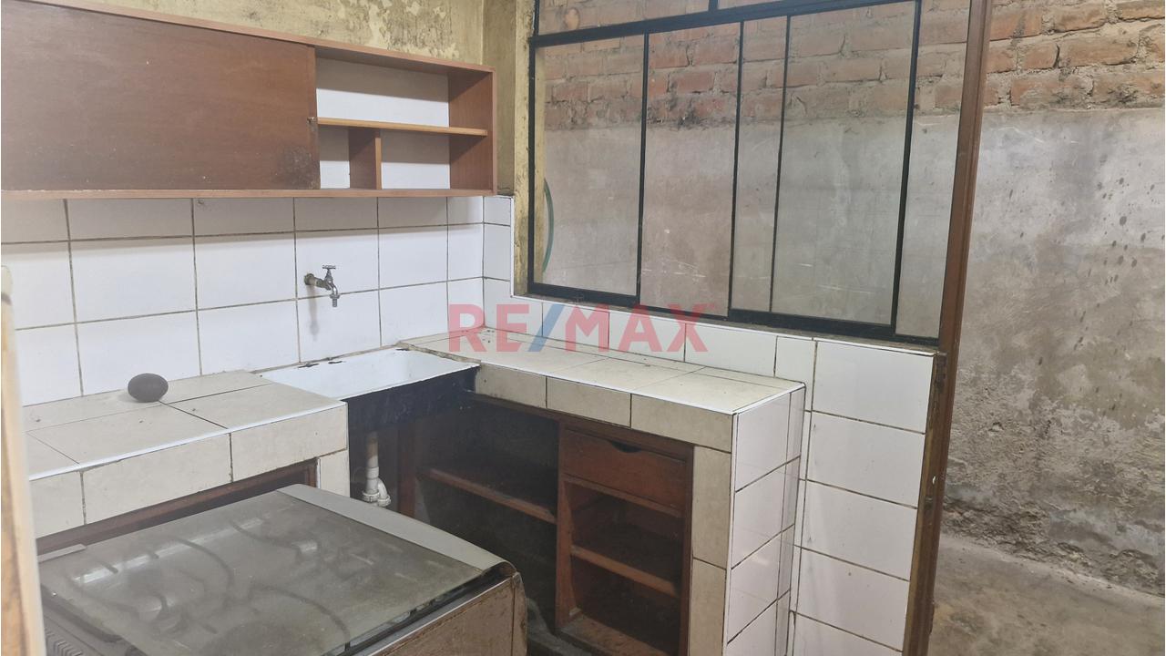 ¡Oportunidad De Inversión! – Se Vende Casa Como Terreno — foto 4