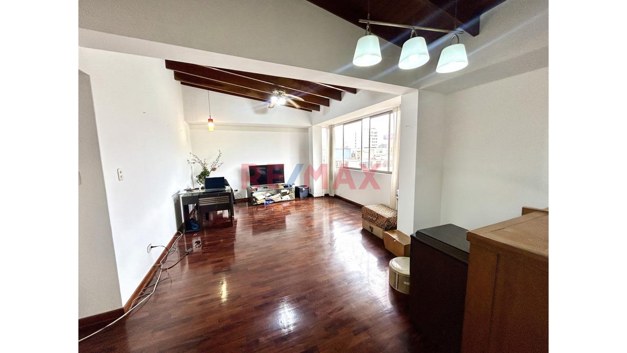 Venta De Departamento Mas Azotea Frente A Parque - Surco — foto 2
