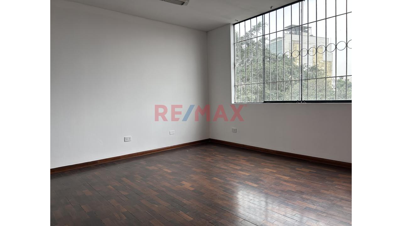 Oficina Amplia En Alquiler – San Isidro 3Er Piso - 17