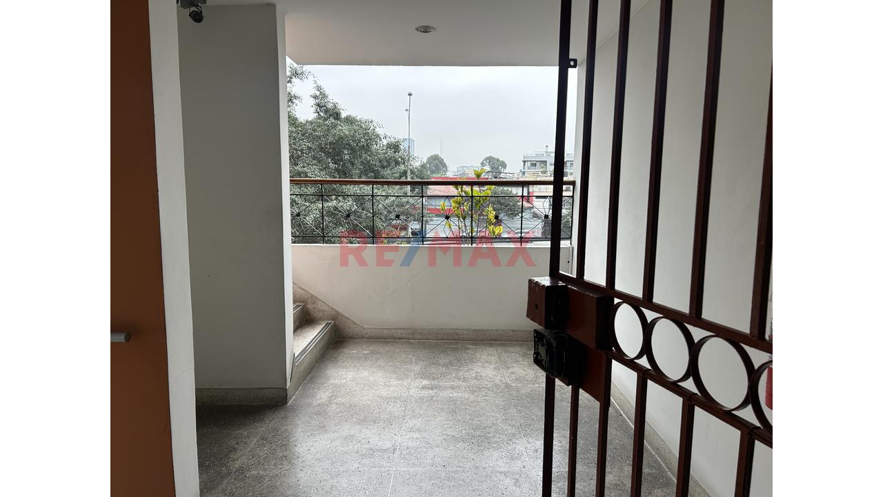 Oficina Amplia En Alquiler – San Isidro 3Er Piso - 20