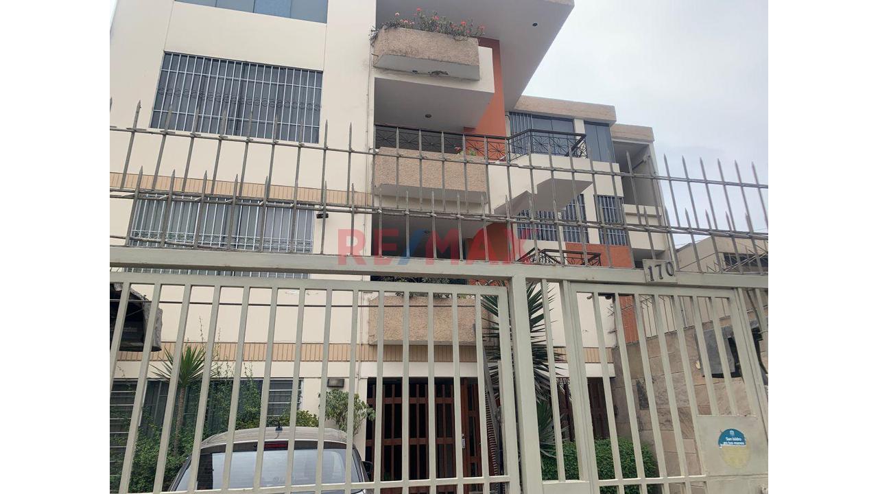 Oficina Amplia En Alquiler – San Isidro 3Er Piso