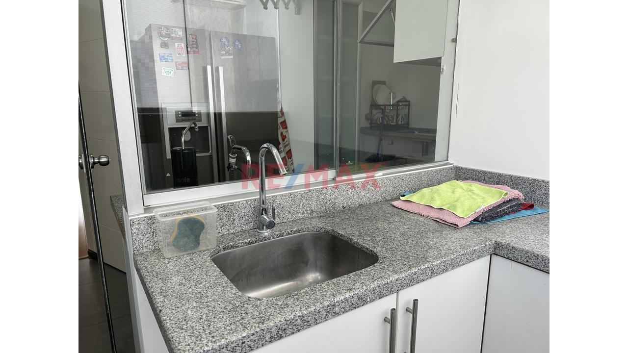 Alquiler Miraflores Exclusivo Amoblado Y Equipado 120 M² Remodelado Balcon + 2 Cocheras — foto 2