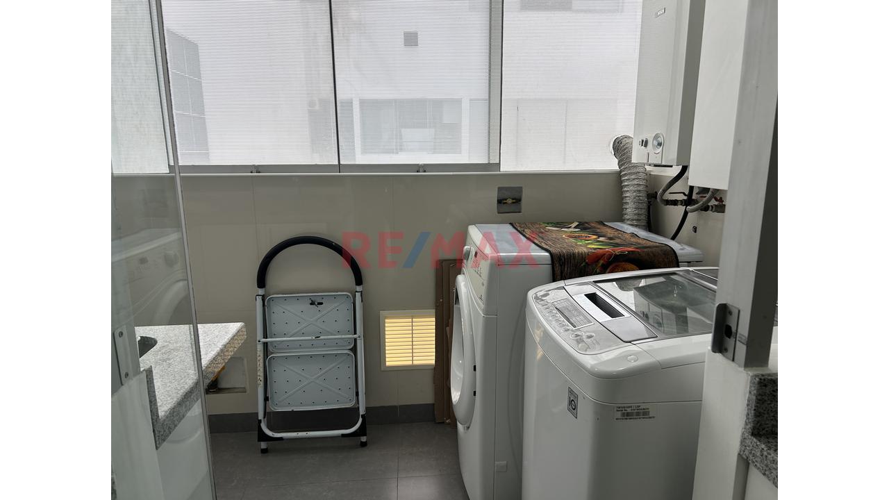 Alquiler Miraflores Exclusivo Amoblado Y Equipado 120 M² Remodelado Balcon + 2 Cocheras — foto 4