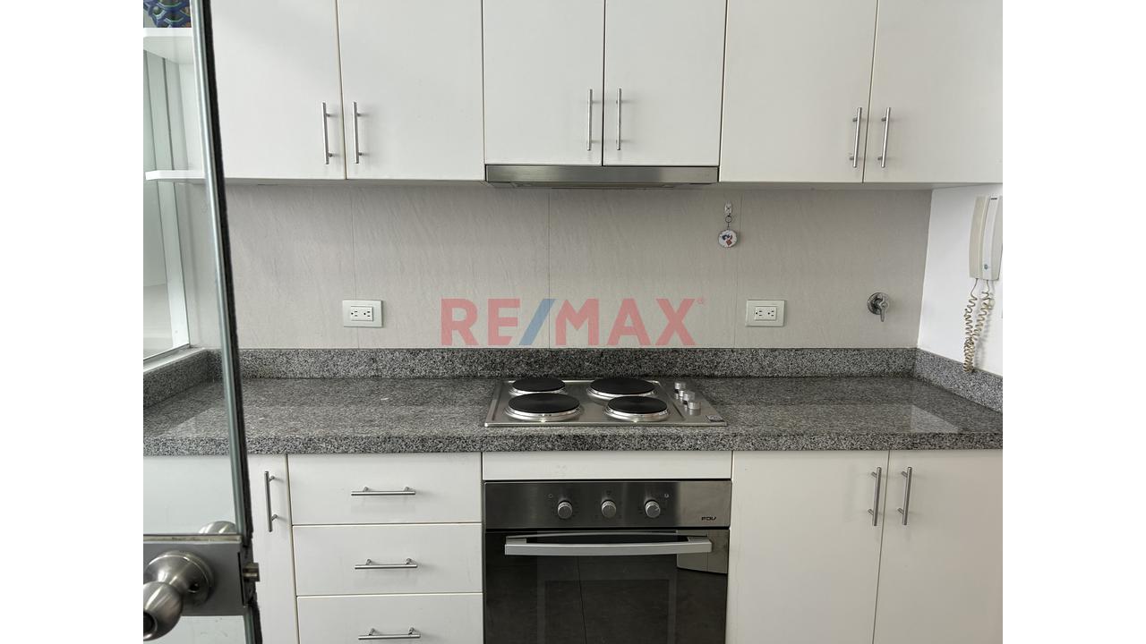 Alquiler Miraflores Exclusivo Amoblado Y Equipado 120 M² Remodelado Balcon + 2 Cocheras — foto 3