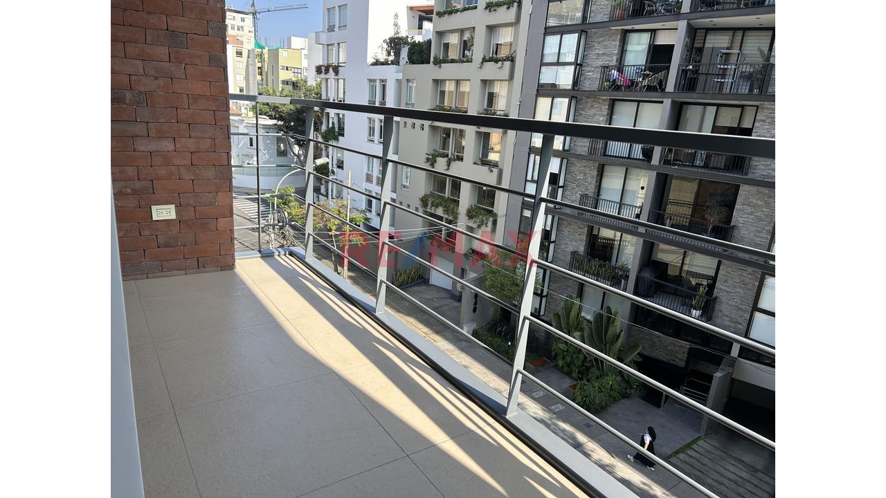 Alquiler Miraflores Exclusivo Amoblado Y Equipado 120 M² Remodelado Balcon + 2 Cocheras — foto 11