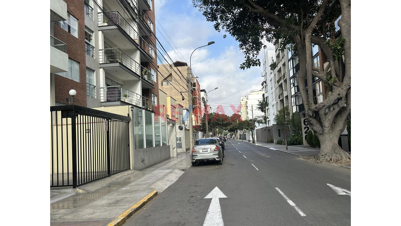 Alquiler Miraflores Exclusivo Amoblado Y Equipado 120 M² Remodelado Balcon + 2 Cocheras — foto 15