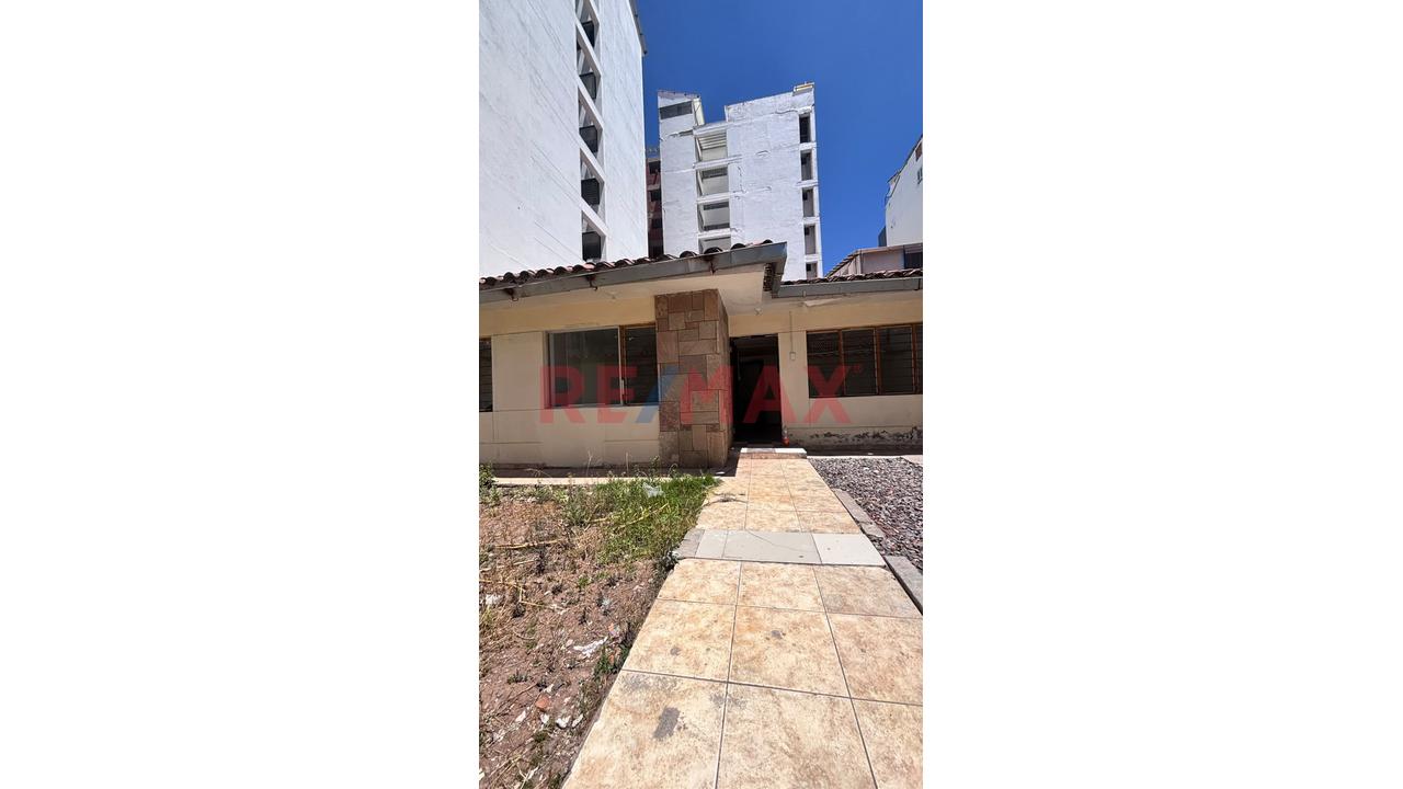 Casa En Alquiler | Magisterio