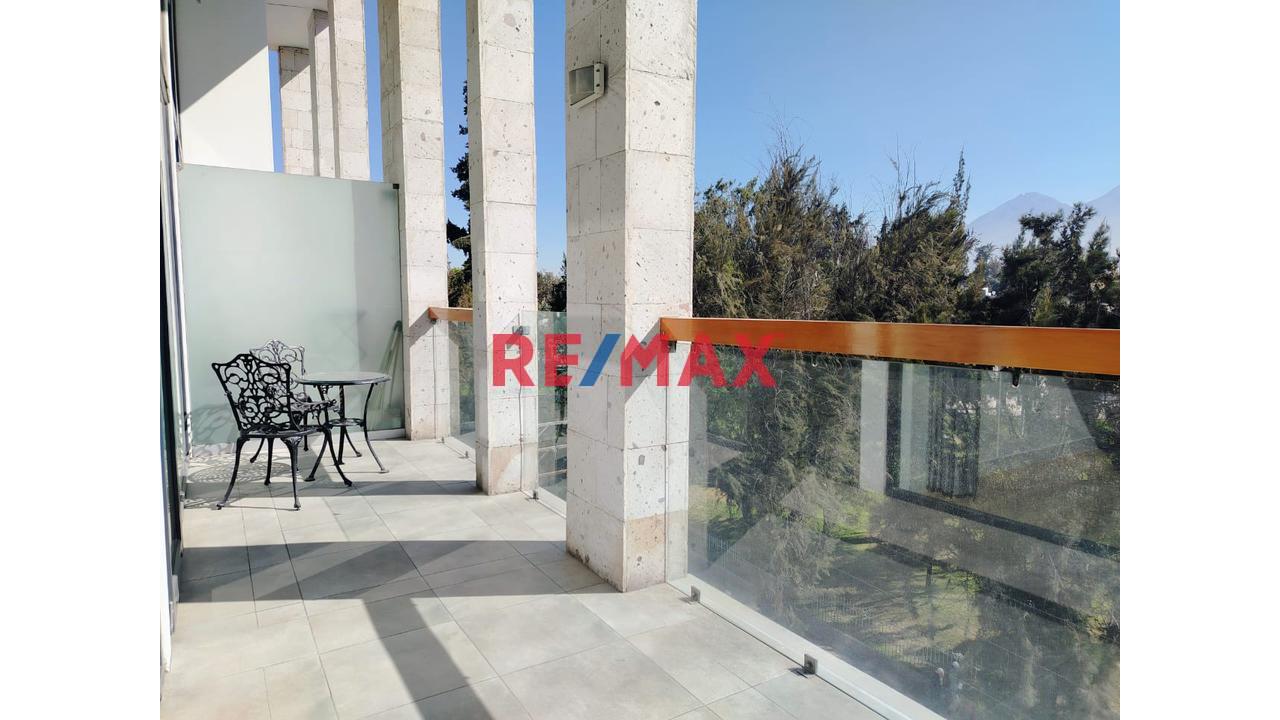 Departamento Amoblado En Alquiler Frente A Parque En Yanahuara