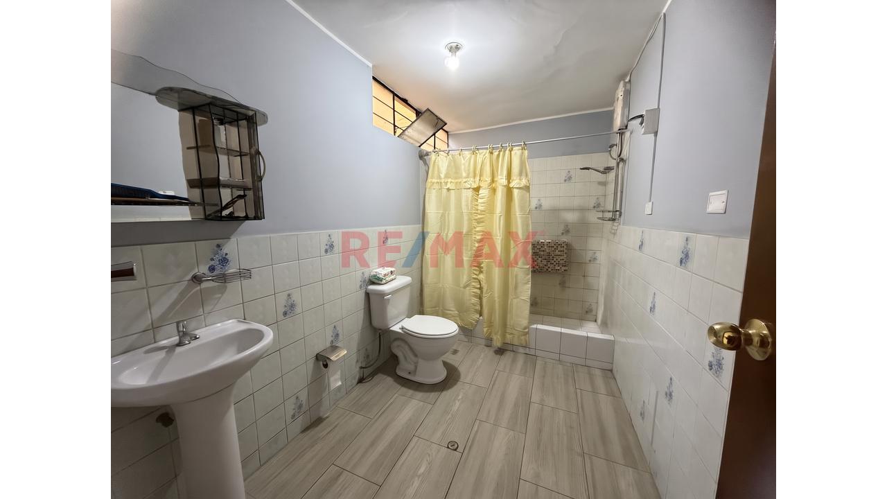 Se Vende Casa Como Terreno De 200M2 En Collique -3Era Etapa - 2