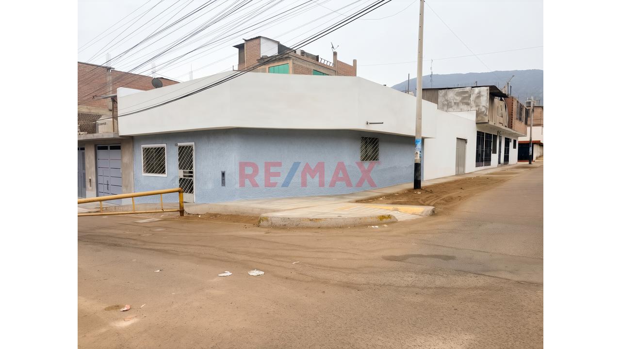 Se Vende Casa Como Terreno De 200M2 En Collique -3Era Etapa - 9