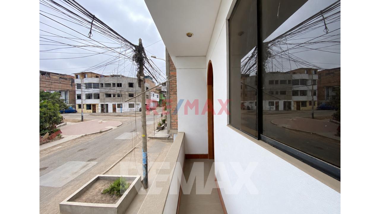 Venta De Casa De 3 Pisos 150 M² En San Juan De Miraflores - 3