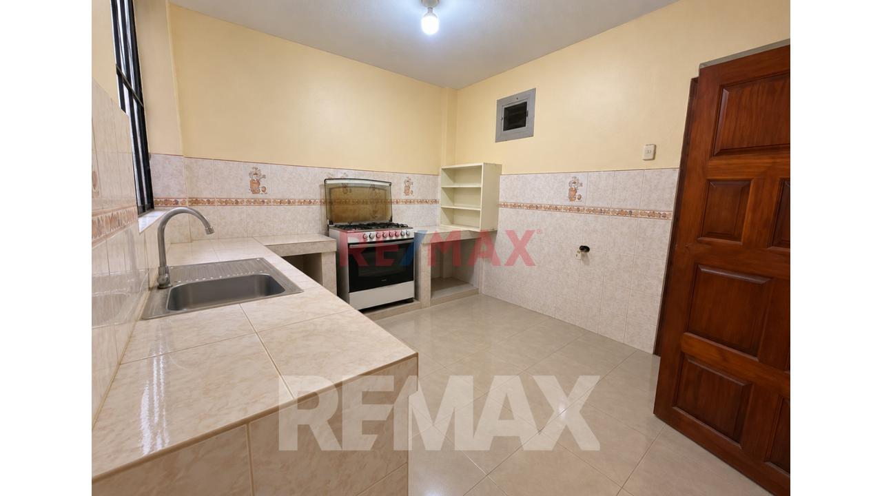 Venta De Casa De 3 Pisos 150 M² En San Juan De Miraflores - 15