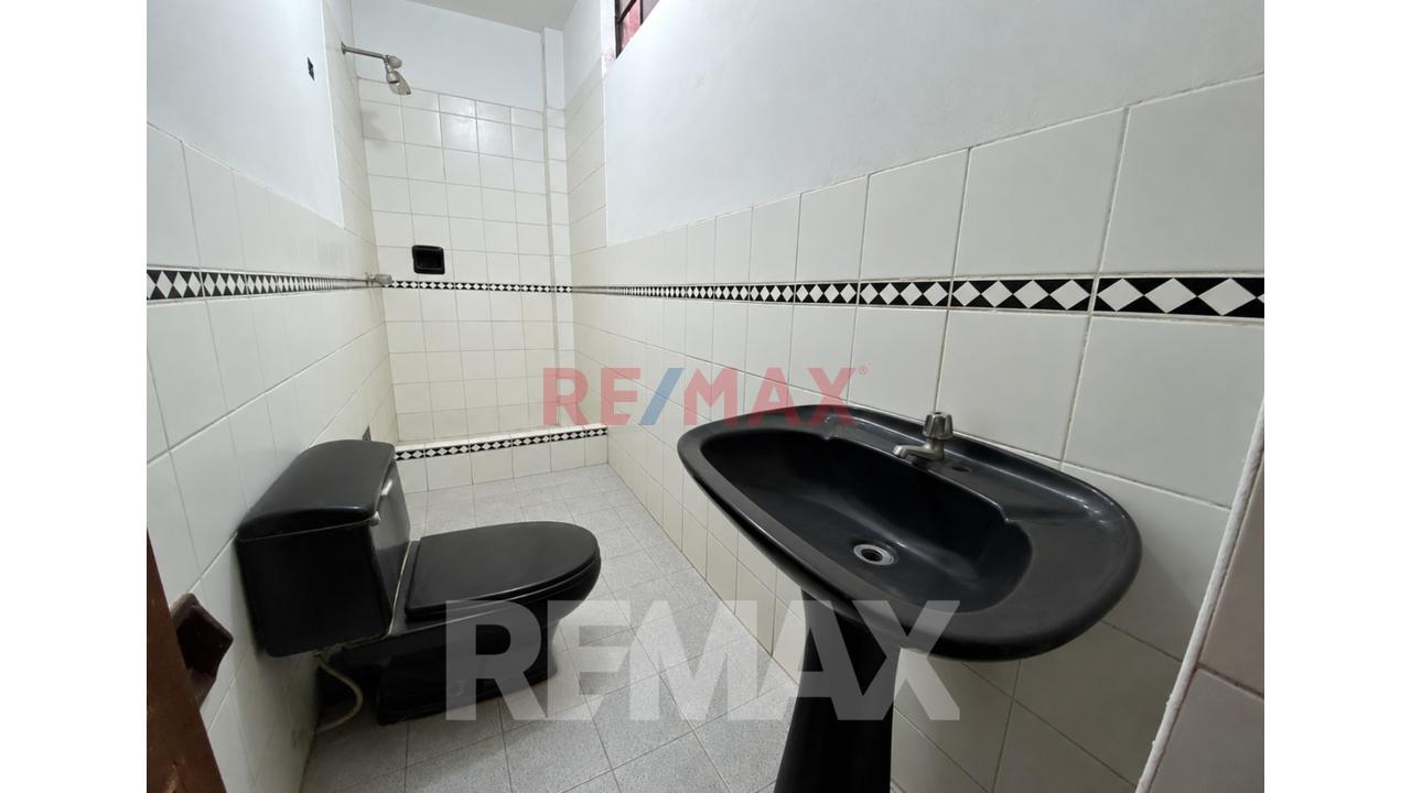 Venta De Casa De 3 Pisos 150 M² En San Juan De Miraflores - 6