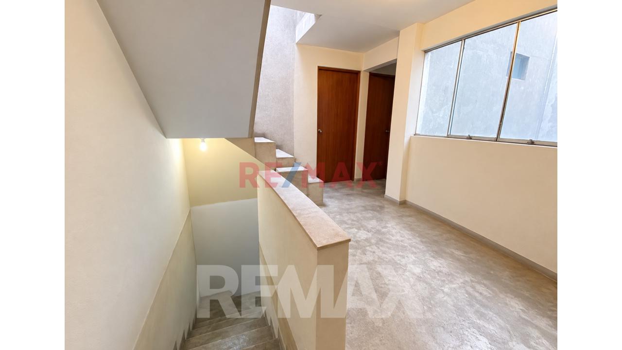 Venta De Casa De 3 Pisos 150 M² En San Juan De Miraflores - 17
