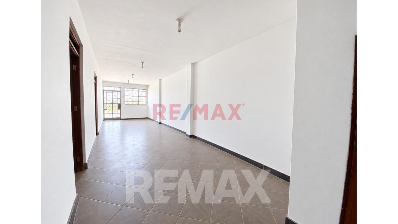 Venta De Casa De 3 Pisos 150 M² En San Juan De Miraflores - 12