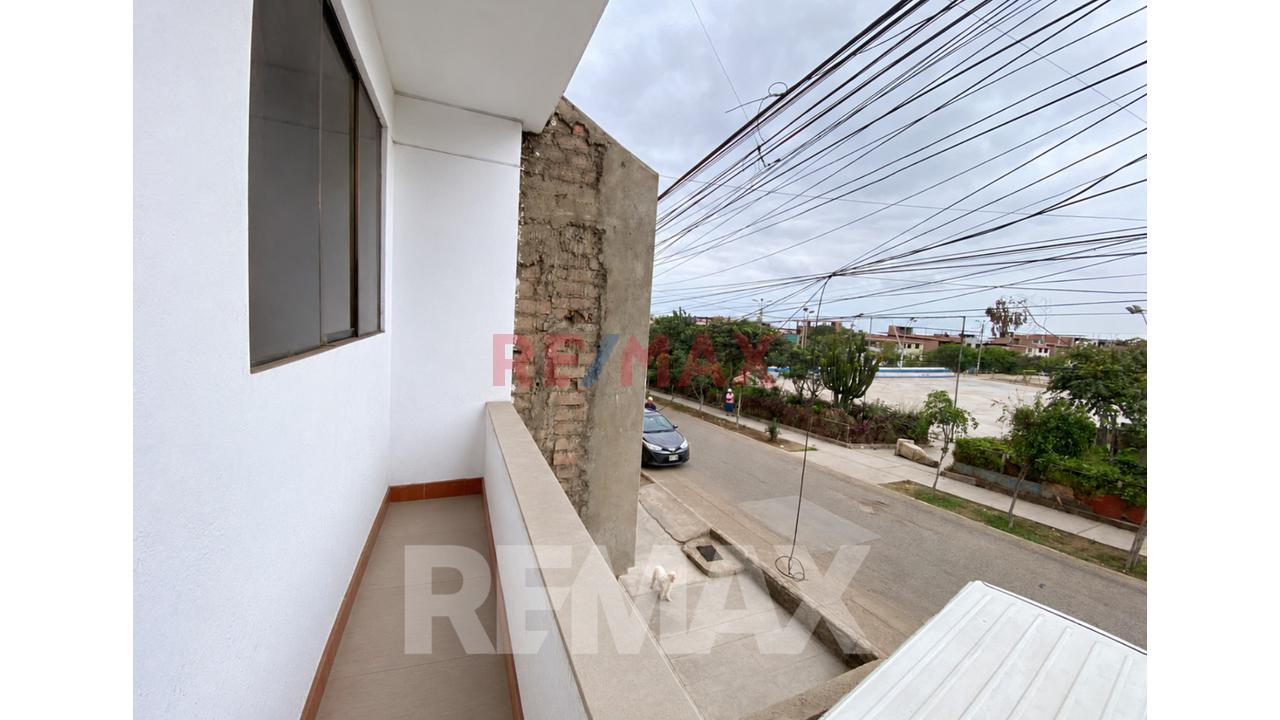 Venta De Casa De 3 Pisos 150 M² En San Juan De Miraflores - 9
