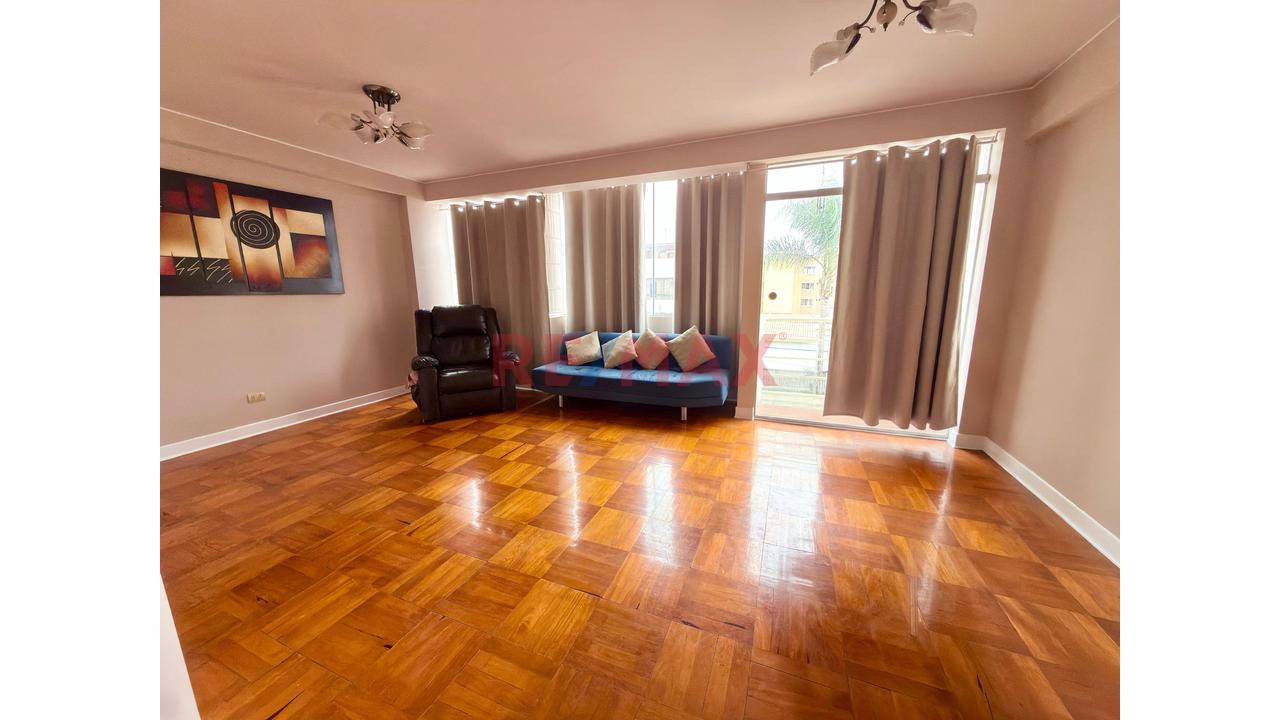 Dúplex De 201.88 M² En San Borja | Amplitud + Potencial + Estacionamiento