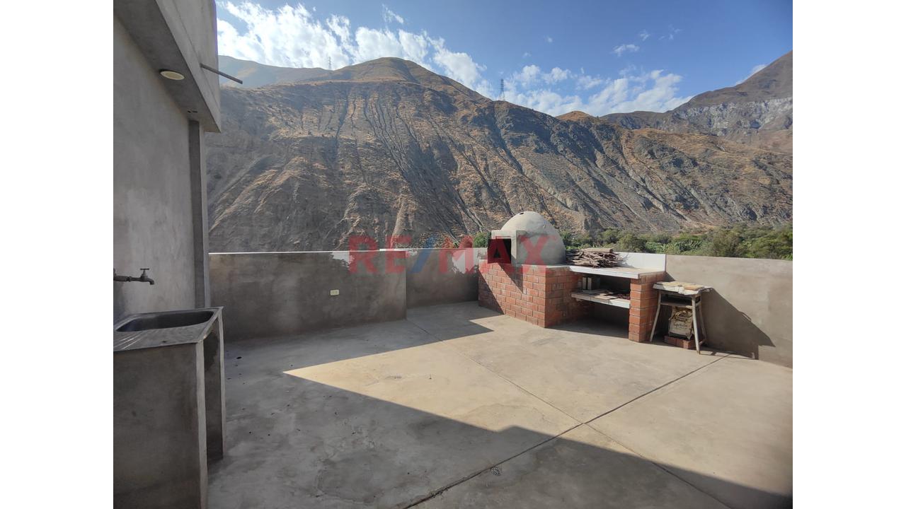 Casa En Venta En Cocachacra, Huarochirí | 264.78 M² De Terreno | 3 Pisos, Jardín Y Cochera | Usd 200,000 - 7